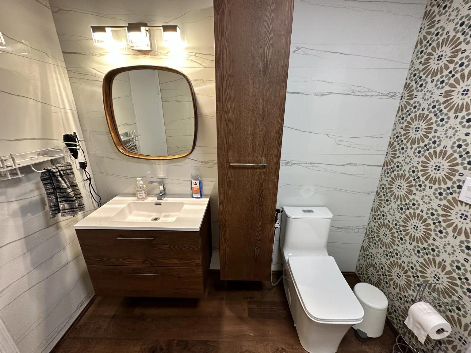 Guest bathroom after